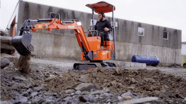 Oppgradert minigraver får servospaker