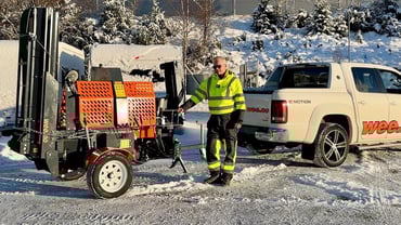 En unormalt kald vinter har ført til en dobling i omsetningen av vedmaskiner og skogsutstyr