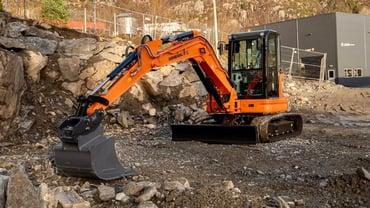 Lanserer ny og prisgunstig 6 tonns graver